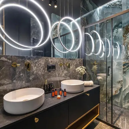 Starowislna Elegant With Air Conditioning Kazimierz Cracow By Renters Prestige كراكوفيا