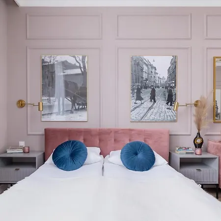 Starowislna Elegant With Air Conditioning Kazimierz Cracow By Renters Prestige شقة